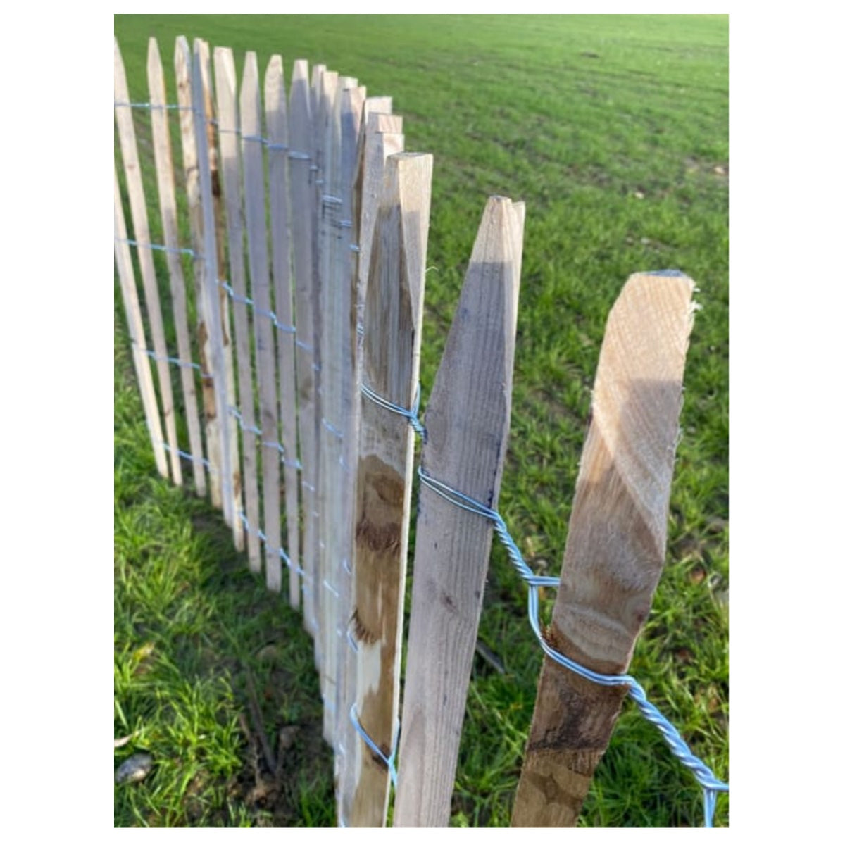 Ganivelle en châtaignier sciée – 1,50 m × 10 m – Écartement 4–5 cm